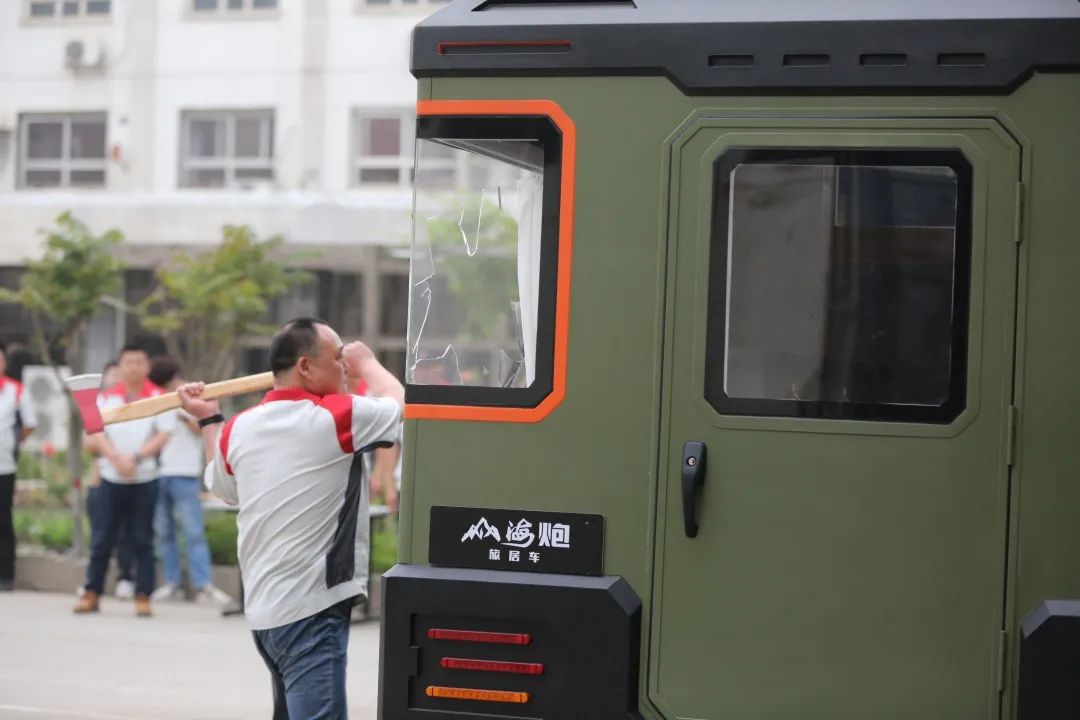 砸掉山海炮旅居車，覽眾房車究竟在搞什么？